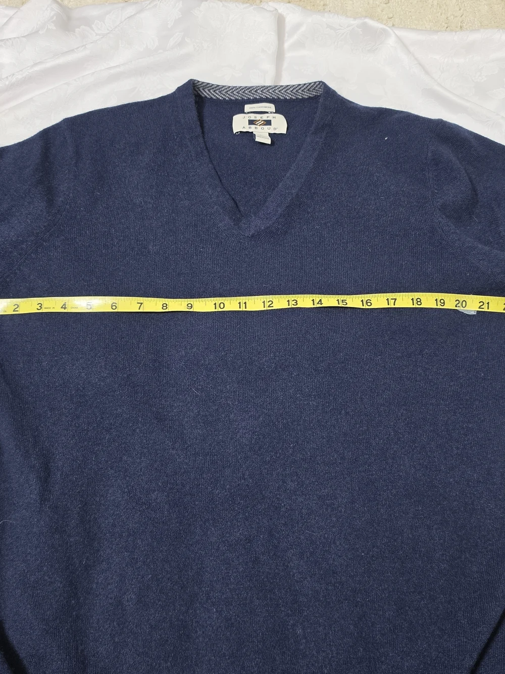 Joseph Abboud 100% Cashmere Sweater Mens L Navy Blue V Neck Quiet Luxury